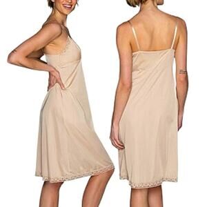 Vanity Fair Vintage Lace Trim Slip Cream 36